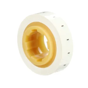 Plastic spooling device with notched slots