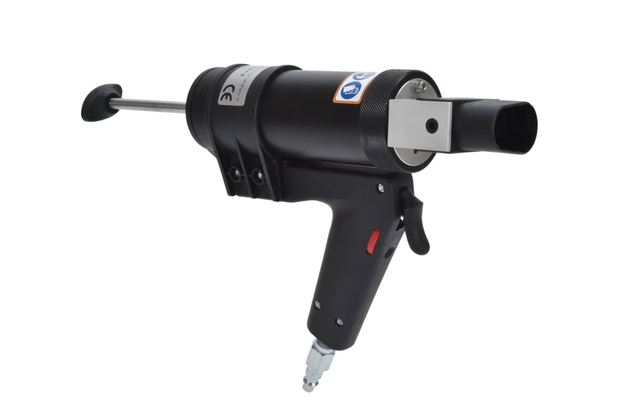 Pneumatic tool for industrial applications