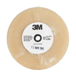 3M beige circular polishing pad close-up