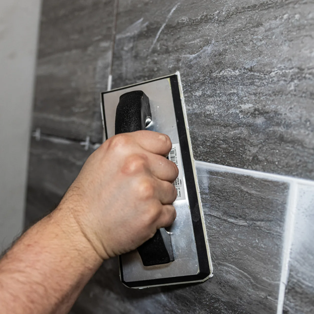 Professional Grouting Application Float, Hard Rubber Face, Dense Foam and Aluminium Backing Plate - 230 x 100mm - Image 2
