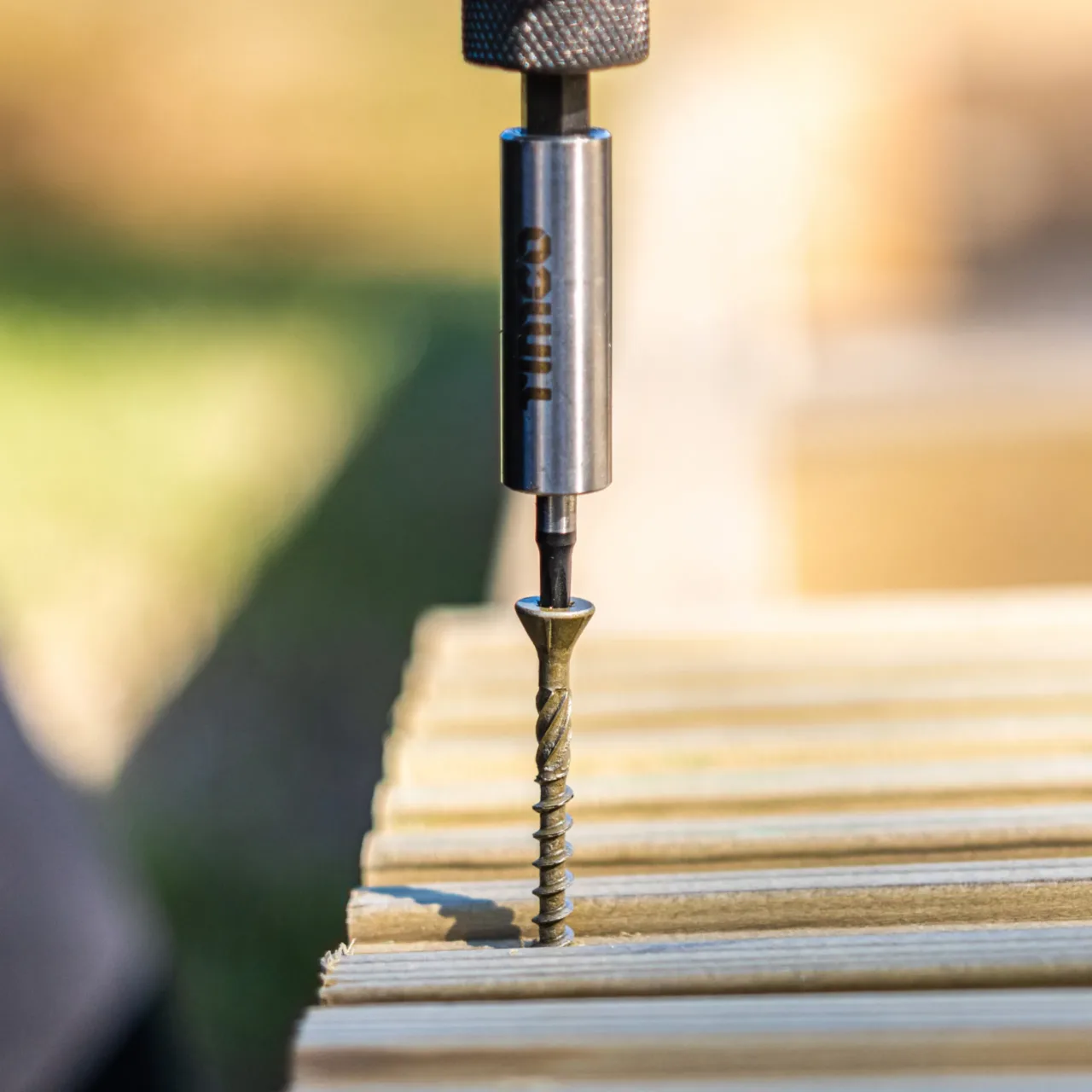 C2 Deck-Fix Premium Countersunk Green Decking Screws - 4.5 x 75 - Image 3